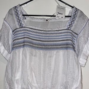 Women’s fashion blouse size small